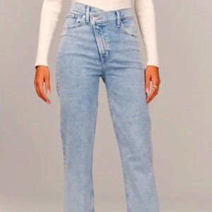 Abercrombie & Fitch 10R The 90s Straight Ultra High Rise Jean Pant NWOT